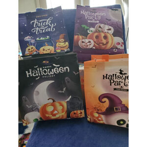 Trick or Treat with this 4 pack 9x9 reusable Halloween bags